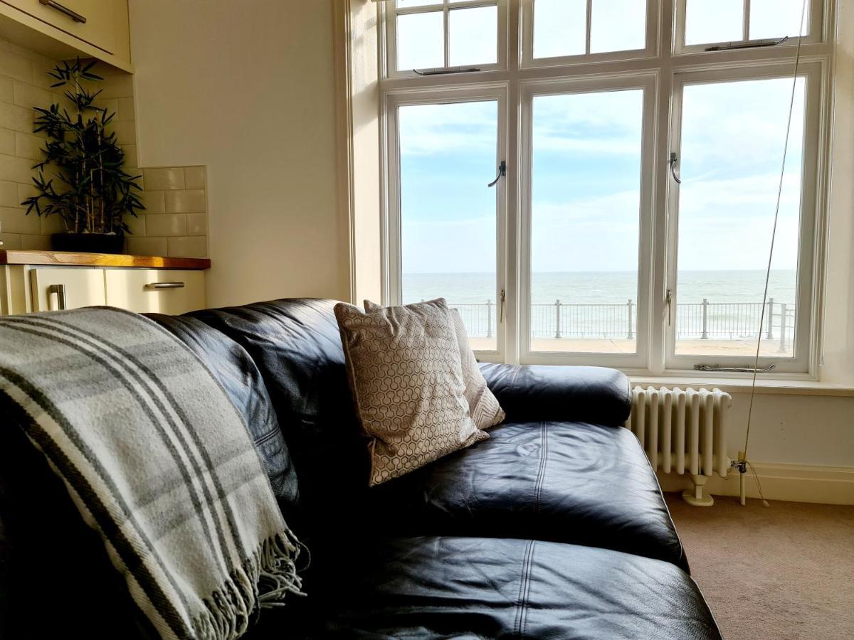 Vitamin Sea Beachfront Apartment Ramsgate - Sleeps 4 Kültér fotó